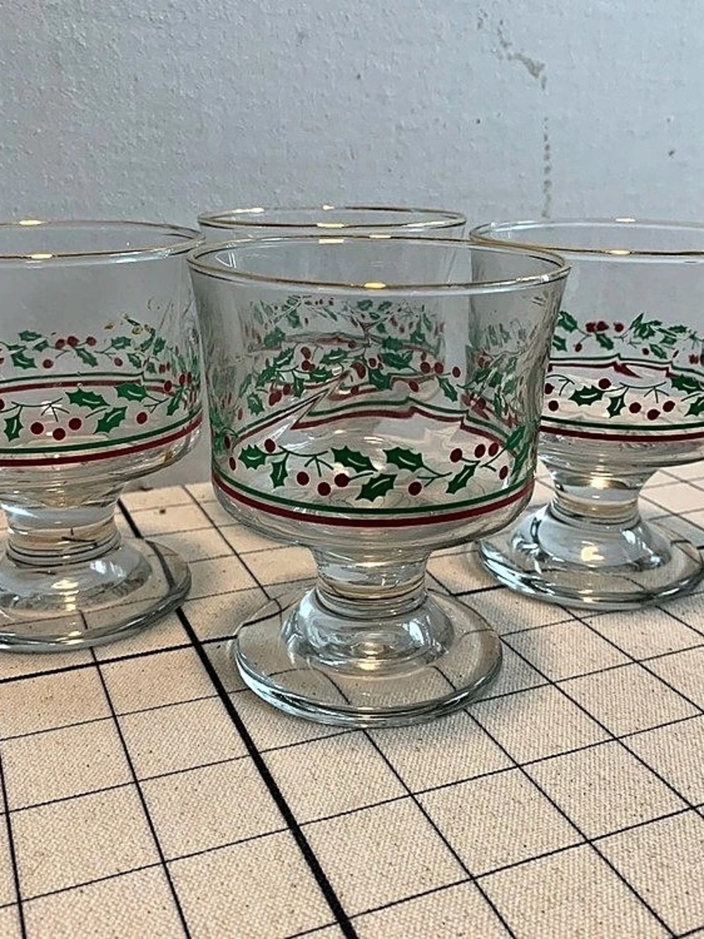 Vintage 1980s Libbey Arby’s Christmas Holly Berry Footed Dessert Glasses - Qty 4